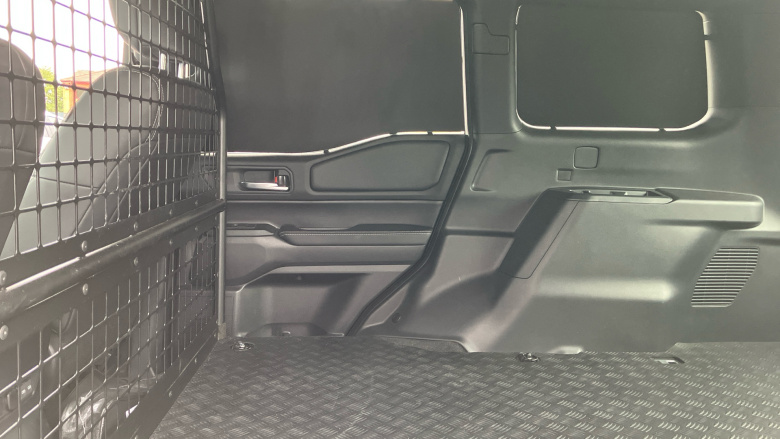 Toyota Land Cruiser Diesel 2.8D 205 Commercial Auto